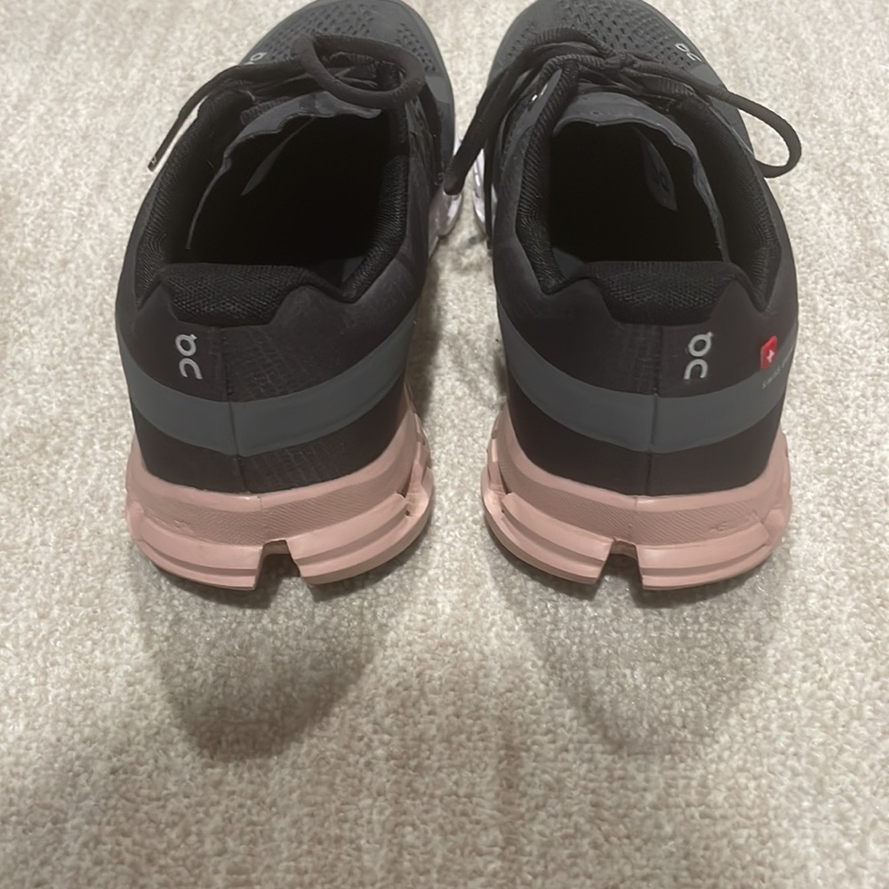 On Running Cloudflow Size 7.5 - image 3
